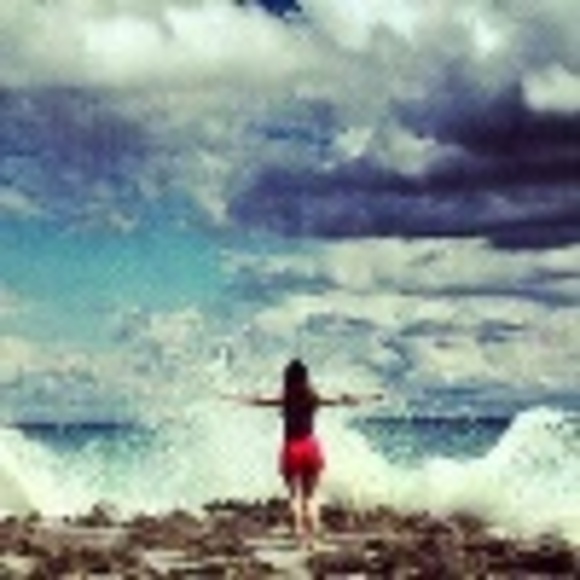 Profile Picture of Brittany Stamas (@brittanystamas) on Poshmark