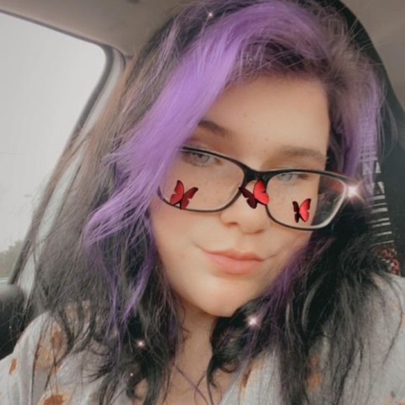 Profile Picture of Janelle Mcgonigal (@jellybean004) on Poshmark