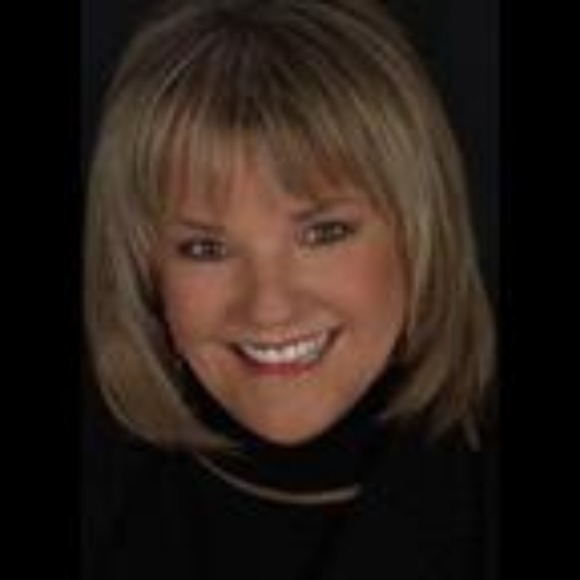 Profile Picture of Denise Champion (@denisechamp65) on Poshmark