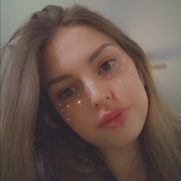 Profile Picture of Shauna Peterson (@speterson1000) on Poshmark