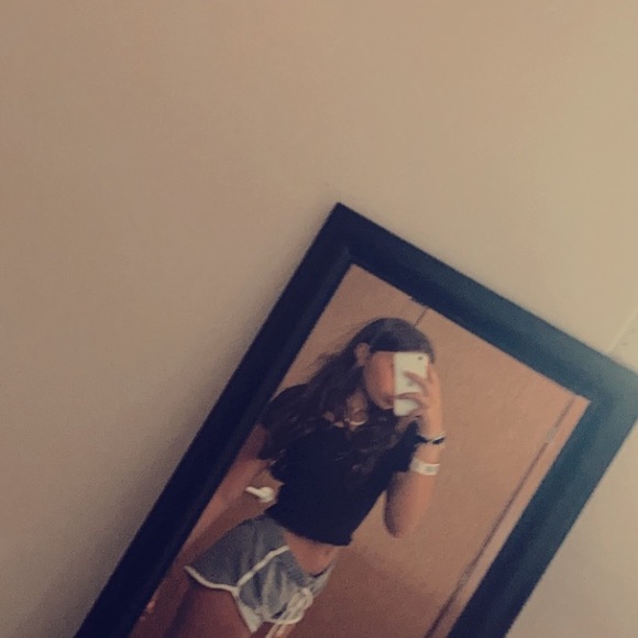 Profile Picture of Alexa Sullivan (@alexasullivan0) on Poshmark