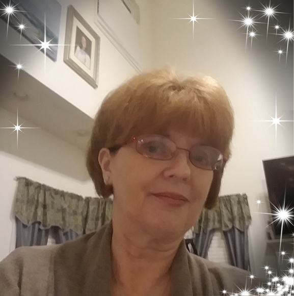 Profile Picture of Cherryll Daoud (@cherrylld) on Poshmark