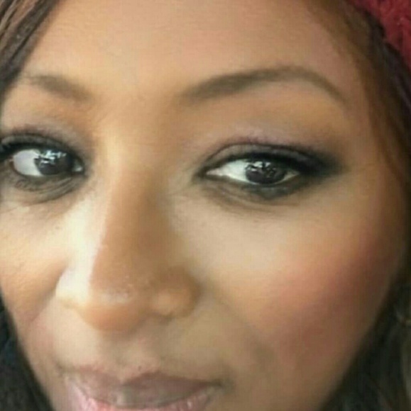 Profile Picture of Cindy Bailey (@cindyb411) on Poshmark