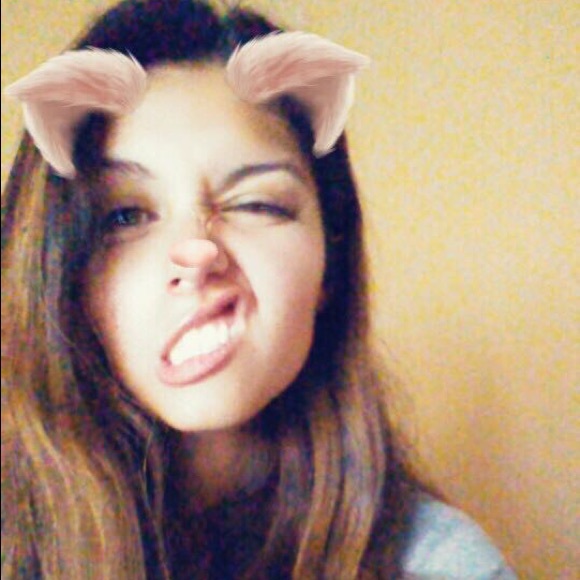 Michelle Hernandez - Poshmark Profile Picture of Michelle Hernandez (@myhn) on Poshmark