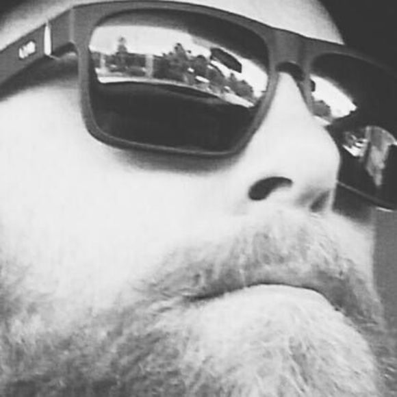 Profile Picture of Aries thomas Rose (@acw100) on Poshmark