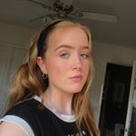 Profile Picture of Julia 🖤 (@julia_.tausney) on Instagram