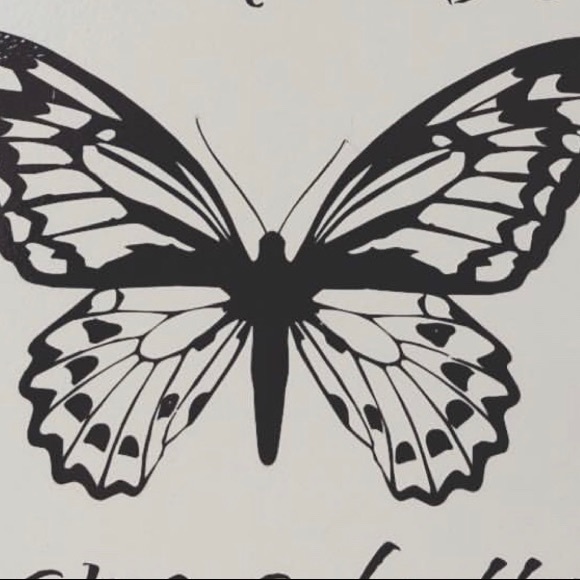 Profile Picture of Amy Puccini (@trippeta) on Poshmark