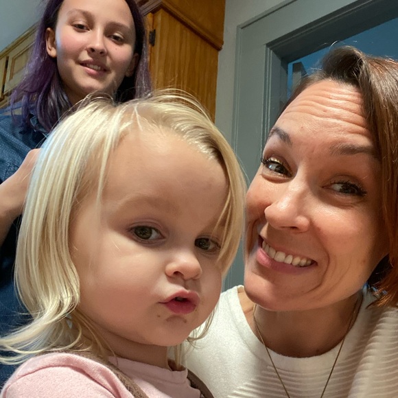 Profile Picture of Kate Davis (@katedavisnc) on Poshmark