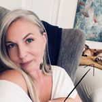 Profile Picture of L A U R A  R H I N E H A R T (@laurarhinehartartist) on Instagram