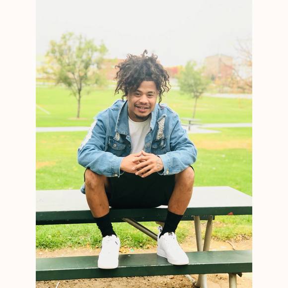 Profile Picture of Andrew Anastasia (@oliviakoenig501) on Poshmark