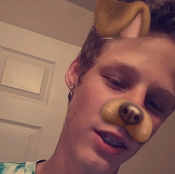 Profile Picture of Remi Schmidbauer (@remi81) on Poshmark