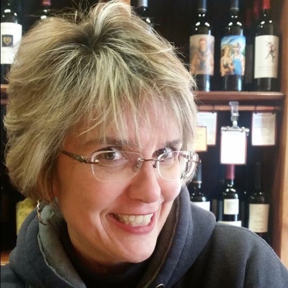 Profile Picture of Amy Griffin (@agriffin01) on Poshmark