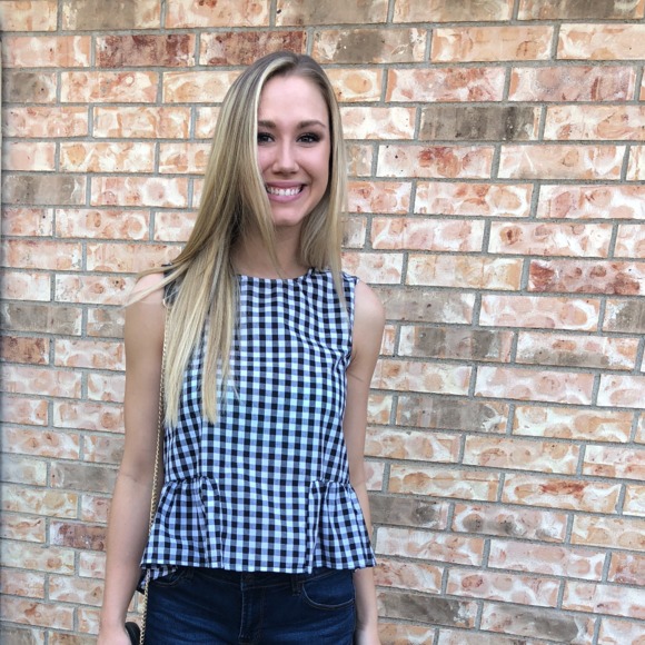 Profile Picture of Amber Chaddick (@ambernicole3) on Poshmark