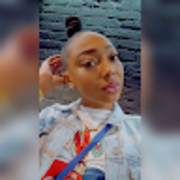 Profile Picture of Christal Daniel (@christaldaniel) on Poshmark