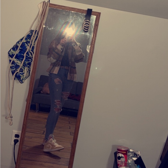 Profile Picture of Adriana Hesser (@nanabear07) on Poshmark