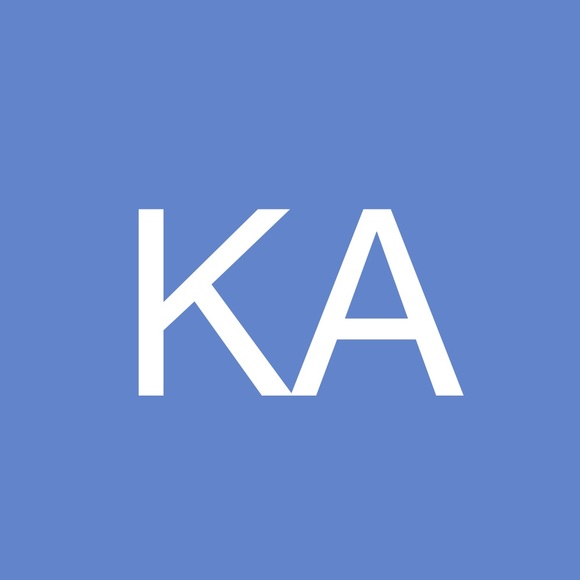 Profile Picture of Katrina Ardron (@trineard) on Poshmark