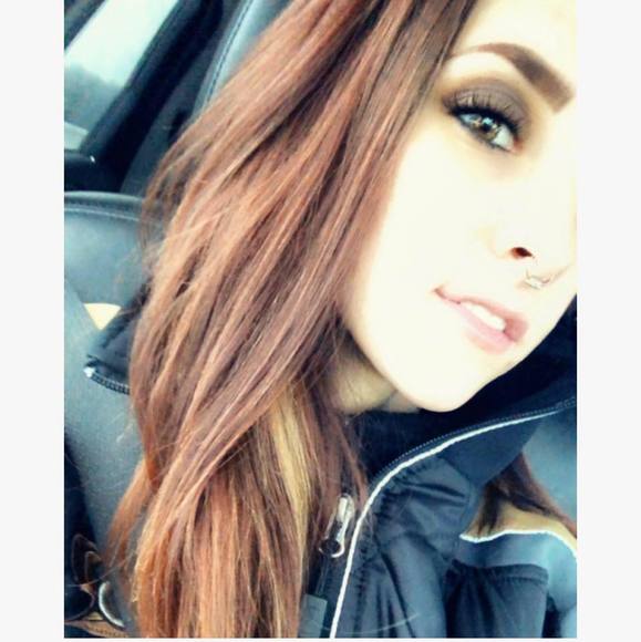 Profile Picture of Ariel Naslund (@xnxslxnd) on Poshmark