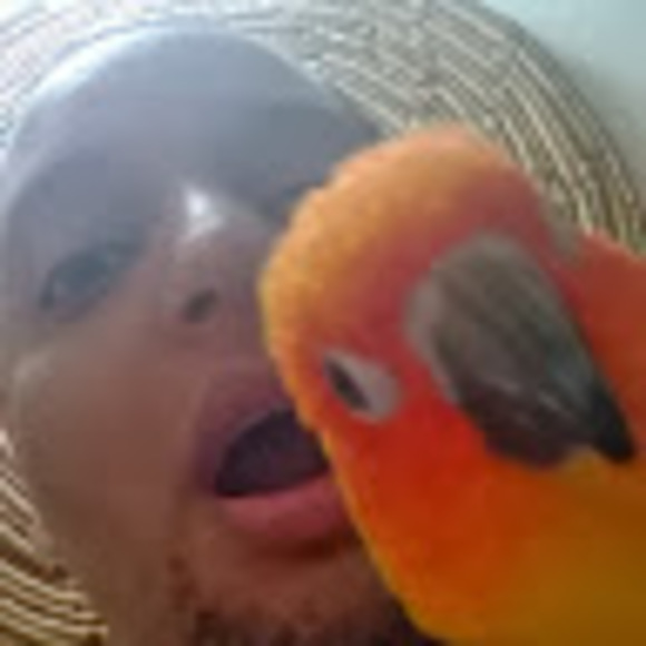 Profile Picture of Samuel Moskowitz (@samuelmoskowitz) on Poshmark