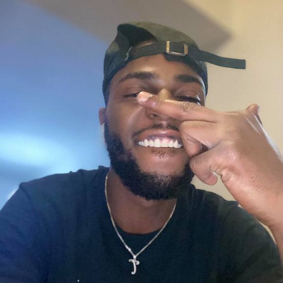 Profile Picture of Looch Shuttlesworth (@loochmunneyy22) on Poshmark