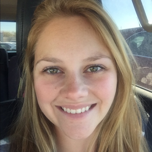Profile Picture of Loren Kennedy (@iltakennedy23) on Poshmark