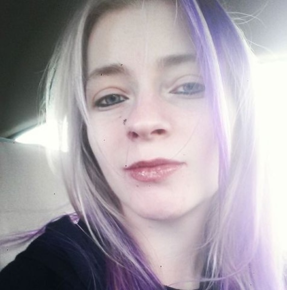 Profile Picture of Amber Morrill (@ambermm19) on Poshmark