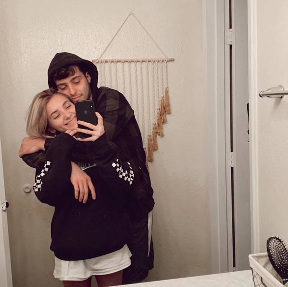 Profile Picture of Katelynn Miller (@katelynnmill858) on Poshmark