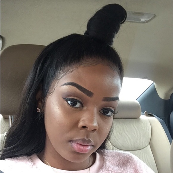 Profile Picture of Kenisha Bryant (@kenishabryant) on Poshmark