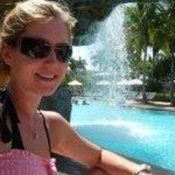 Profile Picture of Linda Gureckis (@lgureckis) on Poshmark