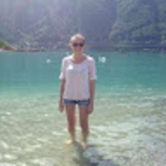 Profile Picture of Maria Scalise (@maria32194) on Poshmark