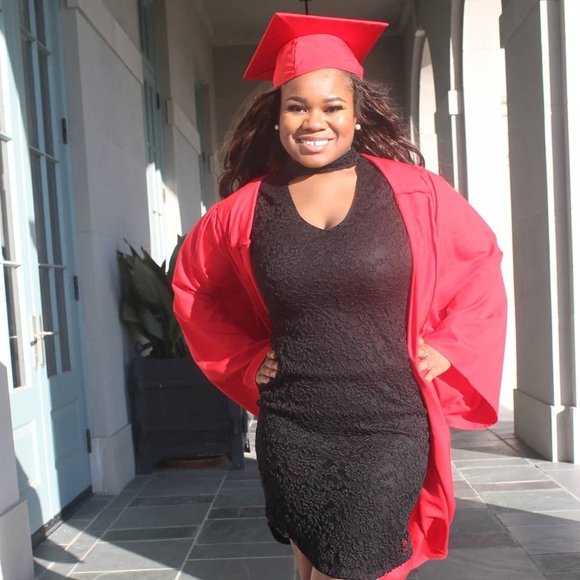 Profile Picture of Makayla Thomas (@makaylathoma587) on Poshmark