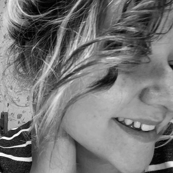 Profile Picture of Kalla Carpenter (@kallacarpenter) on Poshmark