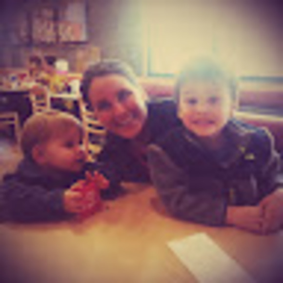 Anna Schlatter - Poshmark Profile Picture of Anna Schlatter (@schlatter0225) on Poshmark