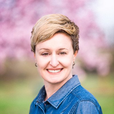 Profile Picture of Julie Orr (@JulieOrrDesign) on Twitter