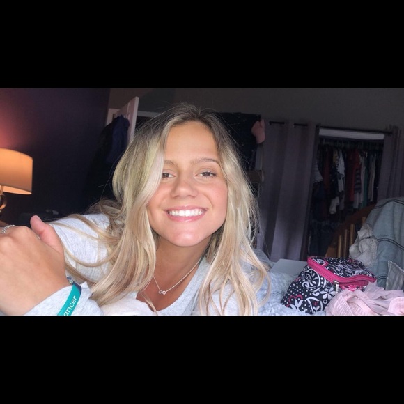 Profile Picture of Grace Schaefer (@grace_schaefer) on Poshmark