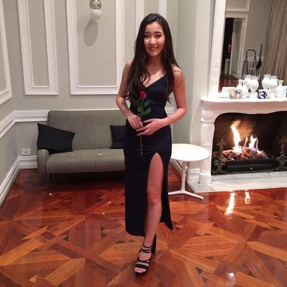 Profile Picture of Julia Zhu (@novemberjewels) on Poshmark