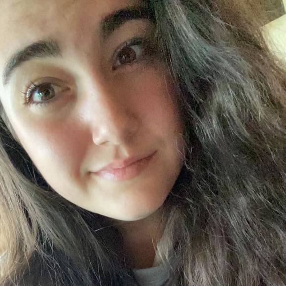 Profile Picture of Natasha Belcher (@natasha_belcher) on Poshmark