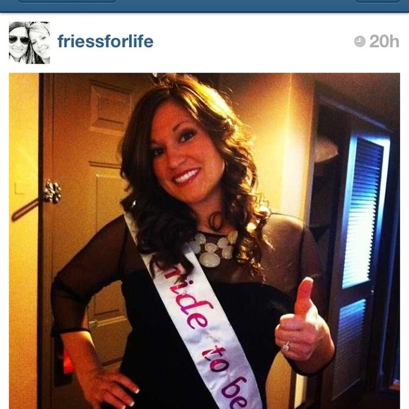 Profile Picture of Laura Schnurr (@lschnurr) on Poshmark