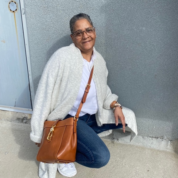 Profile Picture of Jean Bailey (@jeanb4210) on Poshmark