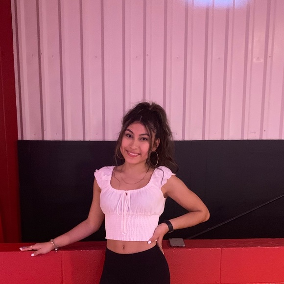 Tracy Lisbey - Poshmark Profile Picture of Tracy Lisbey (@tracylisbey) on Poshmark