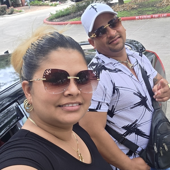 Diony Caldas fernández - Poshmark Profile Picture of Diony Caldas fernández (@didicuba) on Poshmark