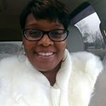 Profile Picture of Shell Singleton (@shellsingleton) on Instagram