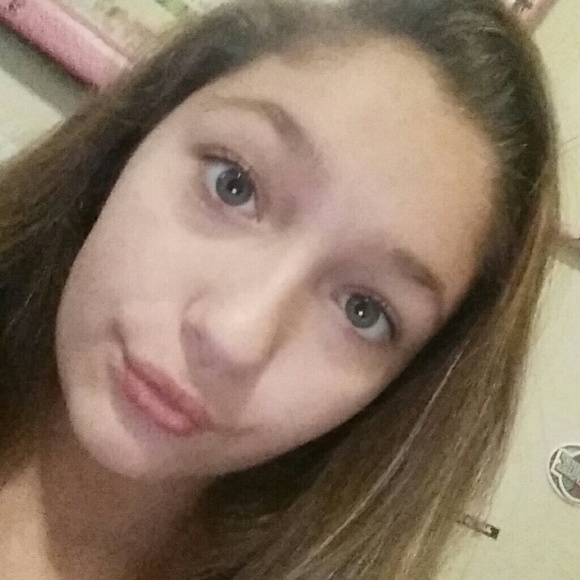 Profile Picture of Kenzy Garcia (@kenzy_fasion212) on Poshmark