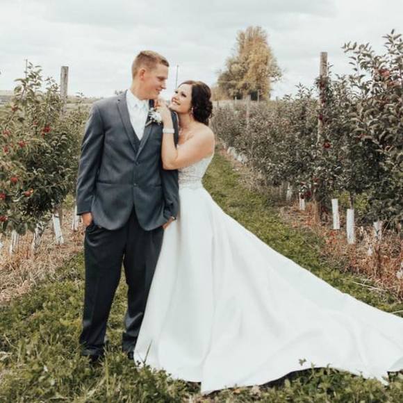 Profile Picture of Blaire Thielen (@blaire_18) on Poshmark