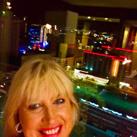 Profile Picture of Shelly Nelson (@snelson1961) on Poshmark