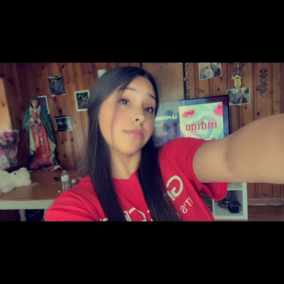Profile Picture of Natalia Aguirre (@na8463684) on Poshmark