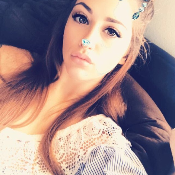 Profile Picture of Sara Ilardi (@sarailardi) on Poshmark