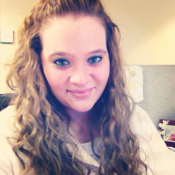 Profile Picture of Jenna Guile (@jennataylor) on Poshmark