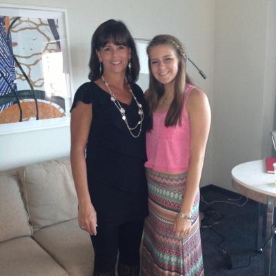 Profile Picture of Cindy Burrows (@cindy_burrows) on Twitter