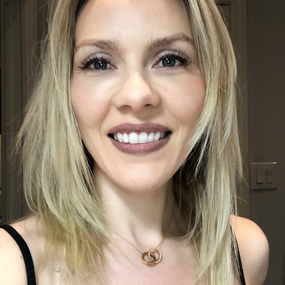 Profile Picture of Rebecca Knoll (@rebeccaknoll) on Poshmark