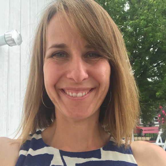 Profile Picture of Jana Julka (@jjulka08) on Poshmark